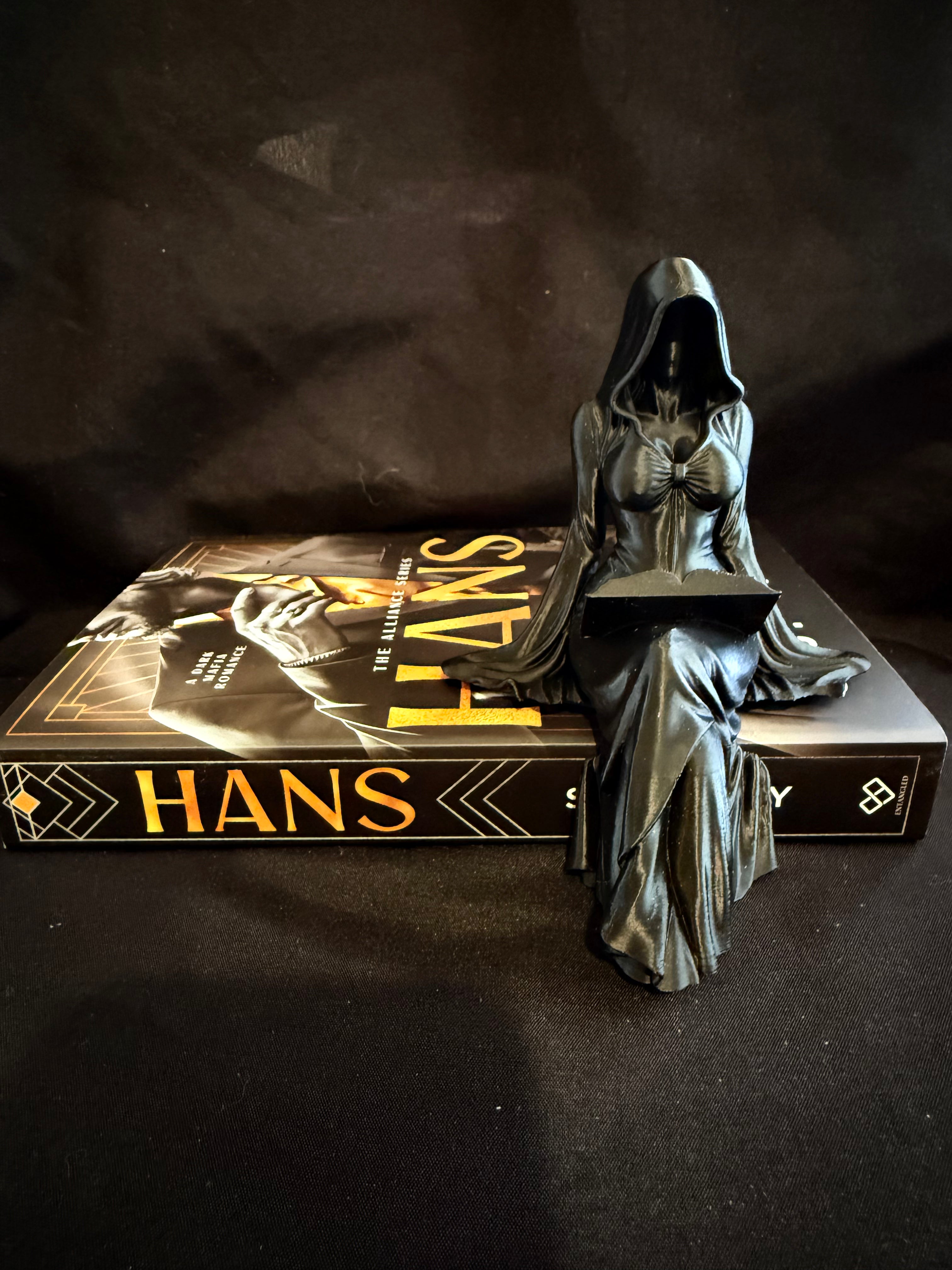 Hooded Keeper of Stories/Reaper/Suriel Figurine~ 3D printed