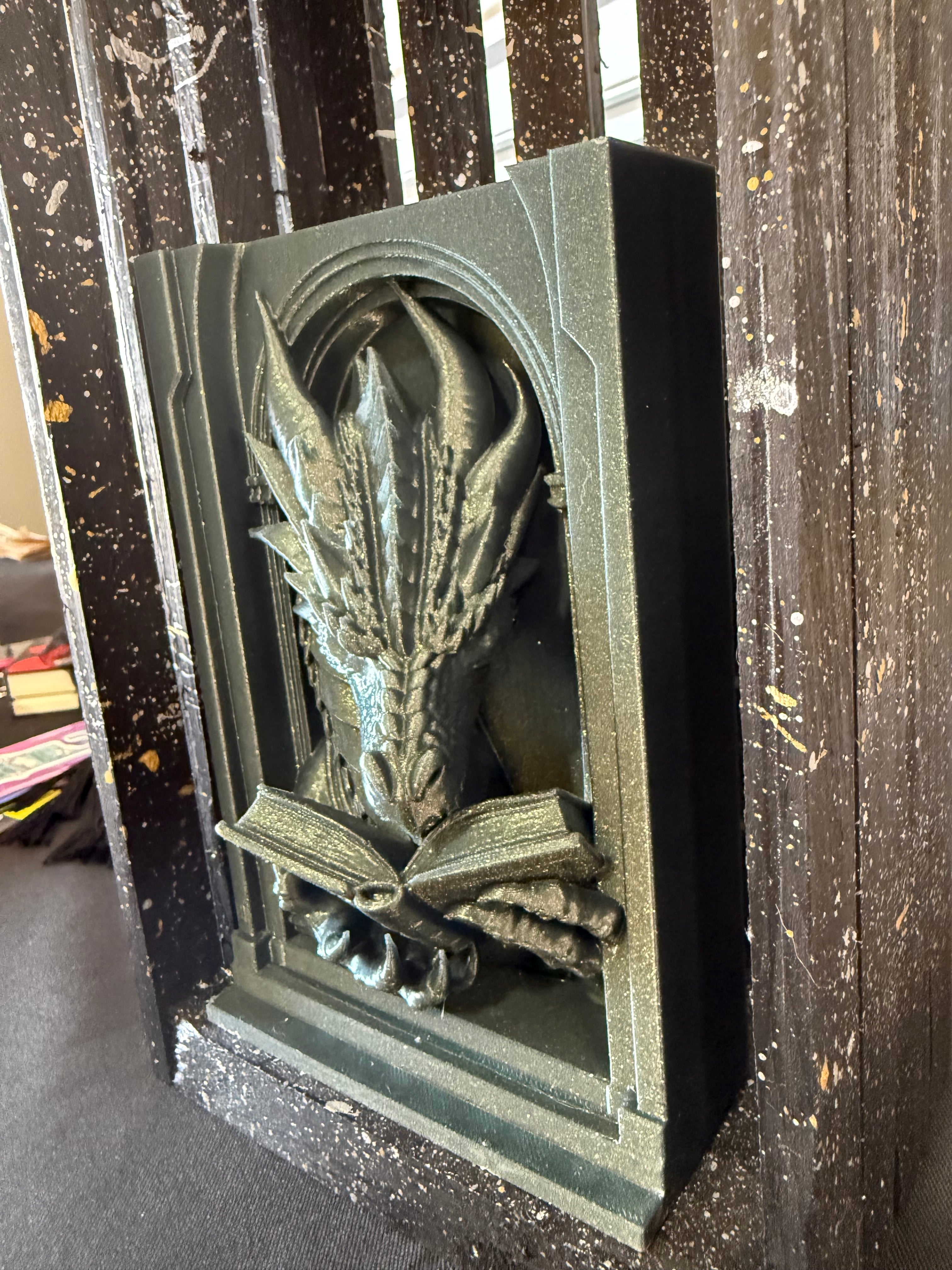 Dragon Reader Book Nook | 3D Printed Bookshelf Décor